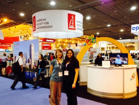 Kristen Clemons and Jennifer Huddleston at the American Society for Microbiology 2015 General Meeting